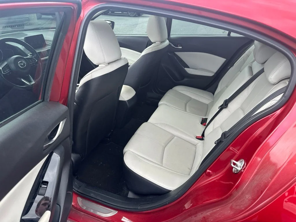 Used 2018 Red Metallic Mazda Grand Touring image 13