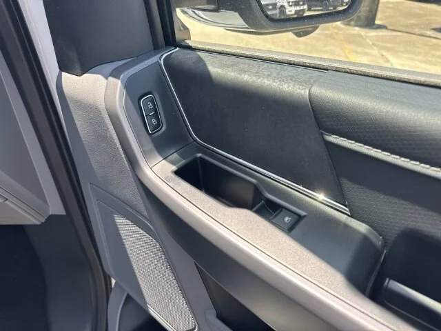 New 2026 Oxford White Ford XLT image 47