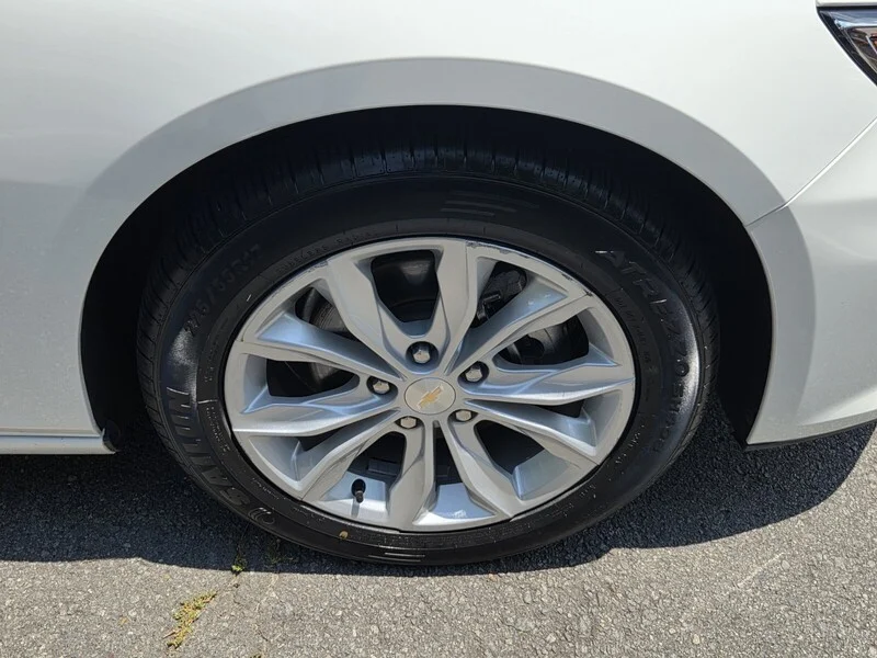 Used 2024 Summit White CHEVROLET LT image 18