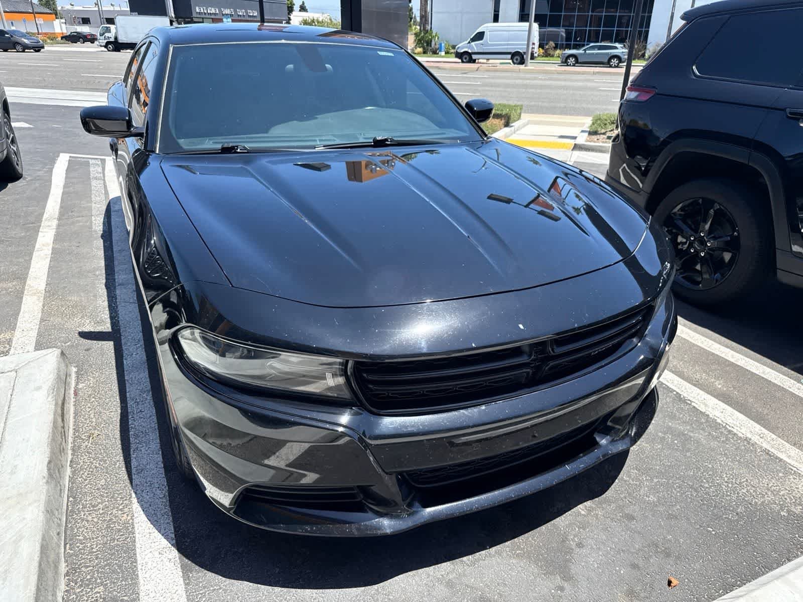 Used 2022 Pitch Black Clearcoat Dodge SXT image 15