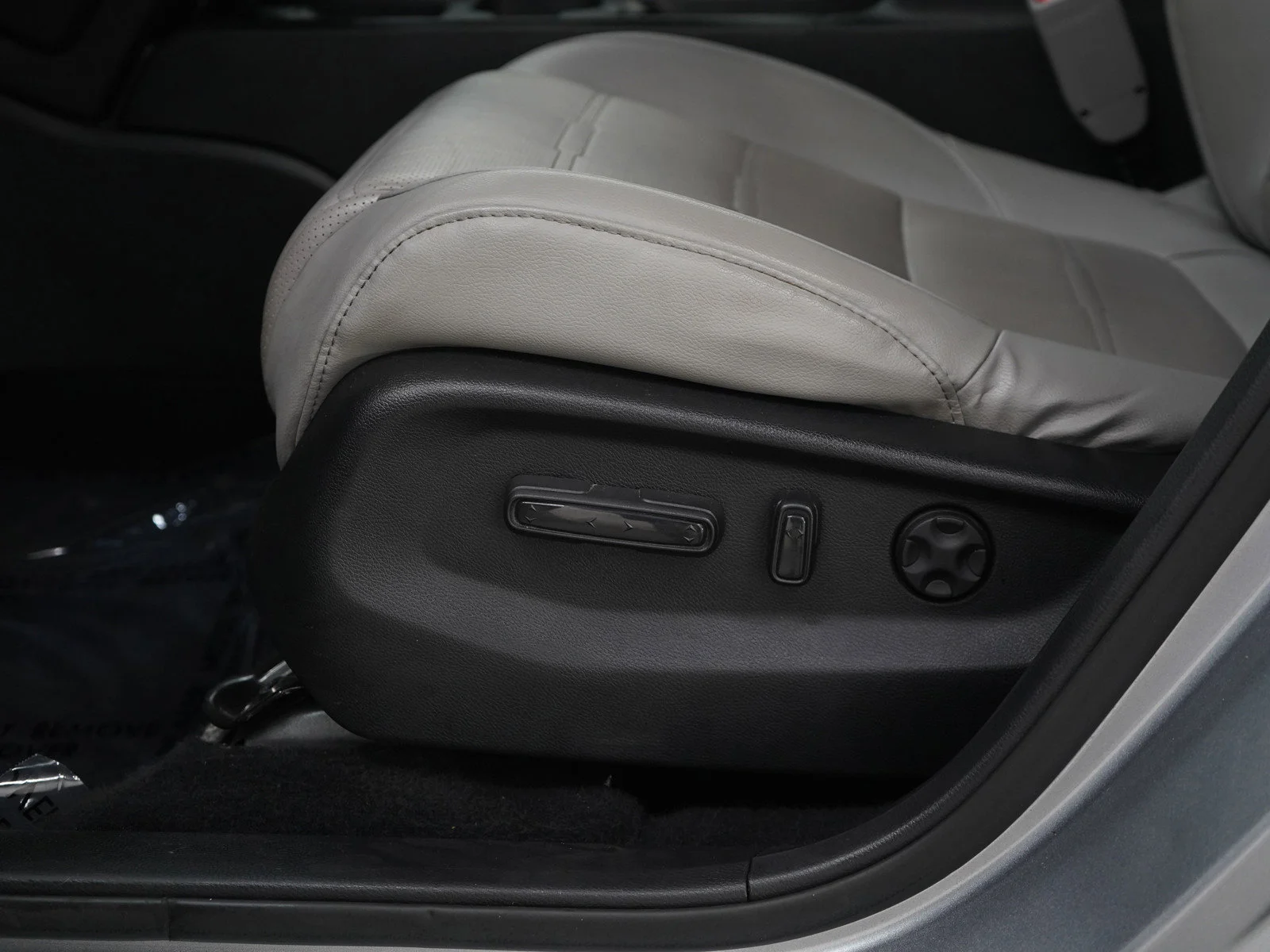 Used 2018 Lunar Silver Metallic Honda EX-L image 22