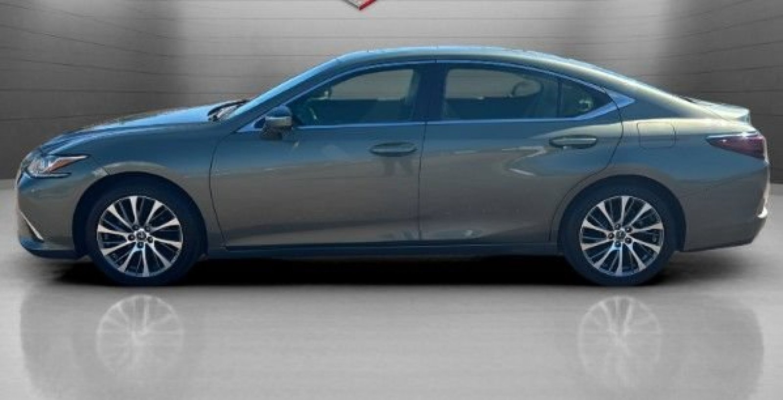 Used 2020 Sunlit Green Lexus ES 350 image 11