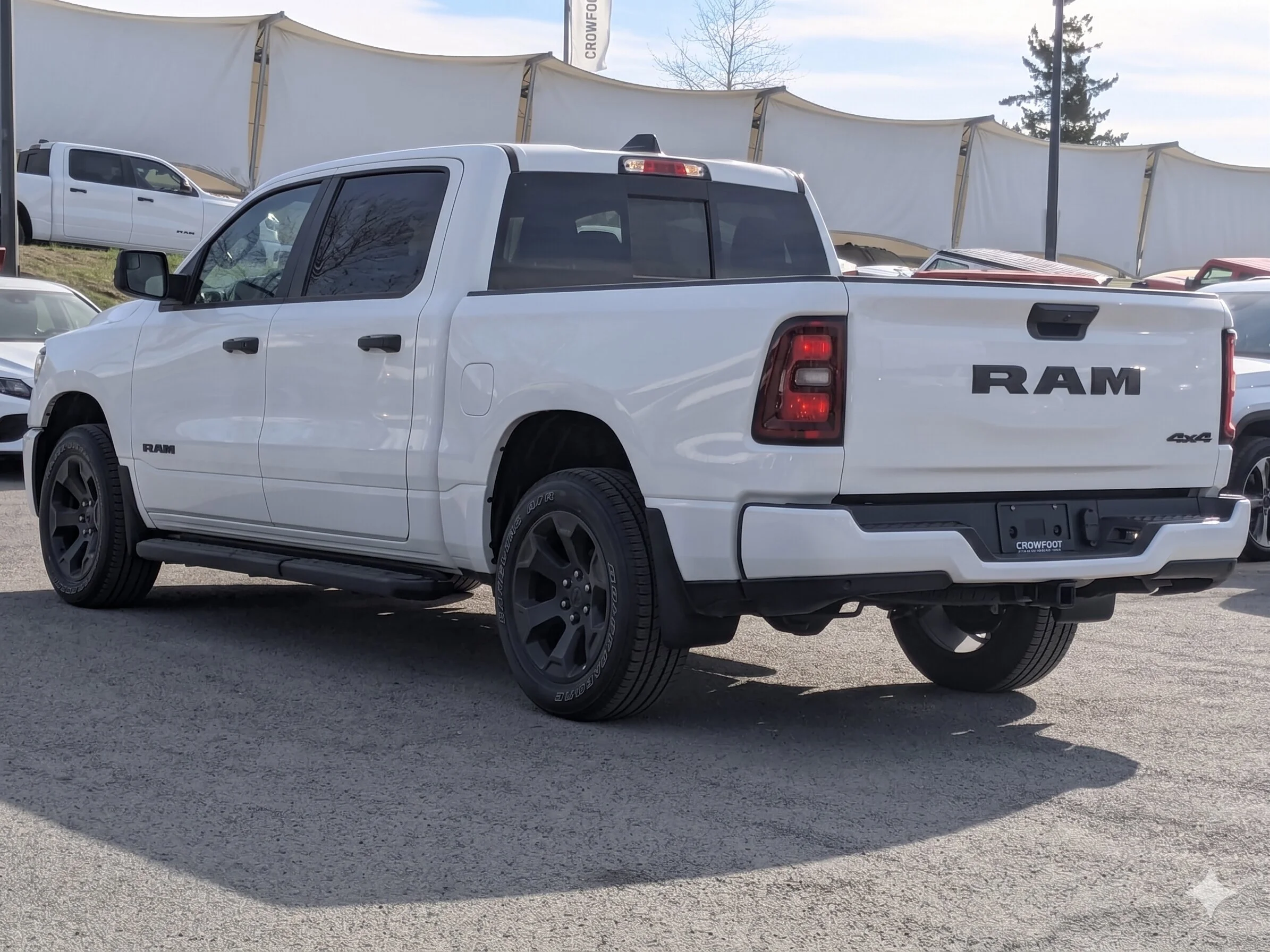 New 2026 White RAM Express - 3.6L Pentastar VVT V6 engine with eTorque - BLACK EXPRESS EDITION image 6