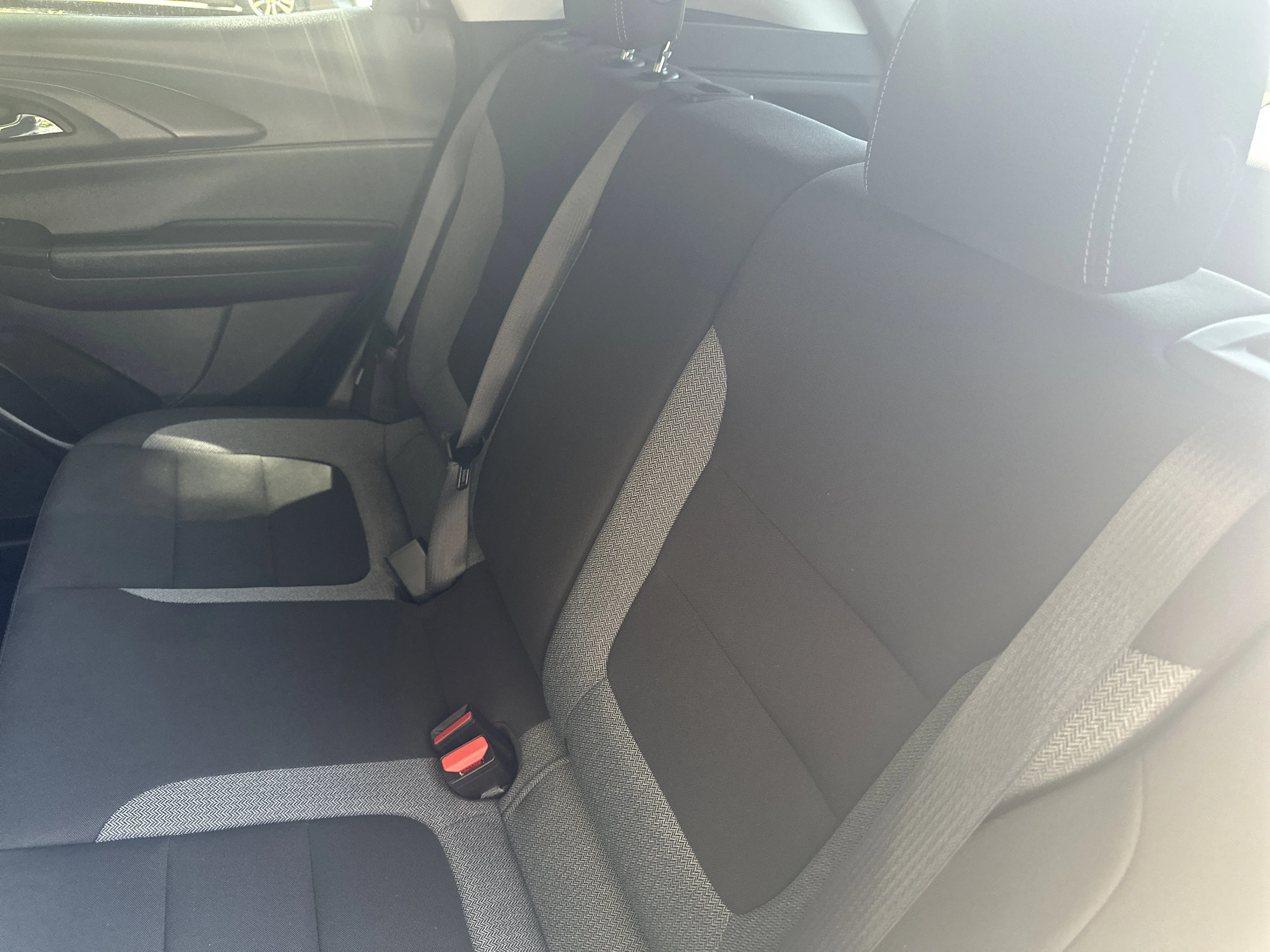 Used 2025 Sterling Gray Metallic Chevrolet LT image 21