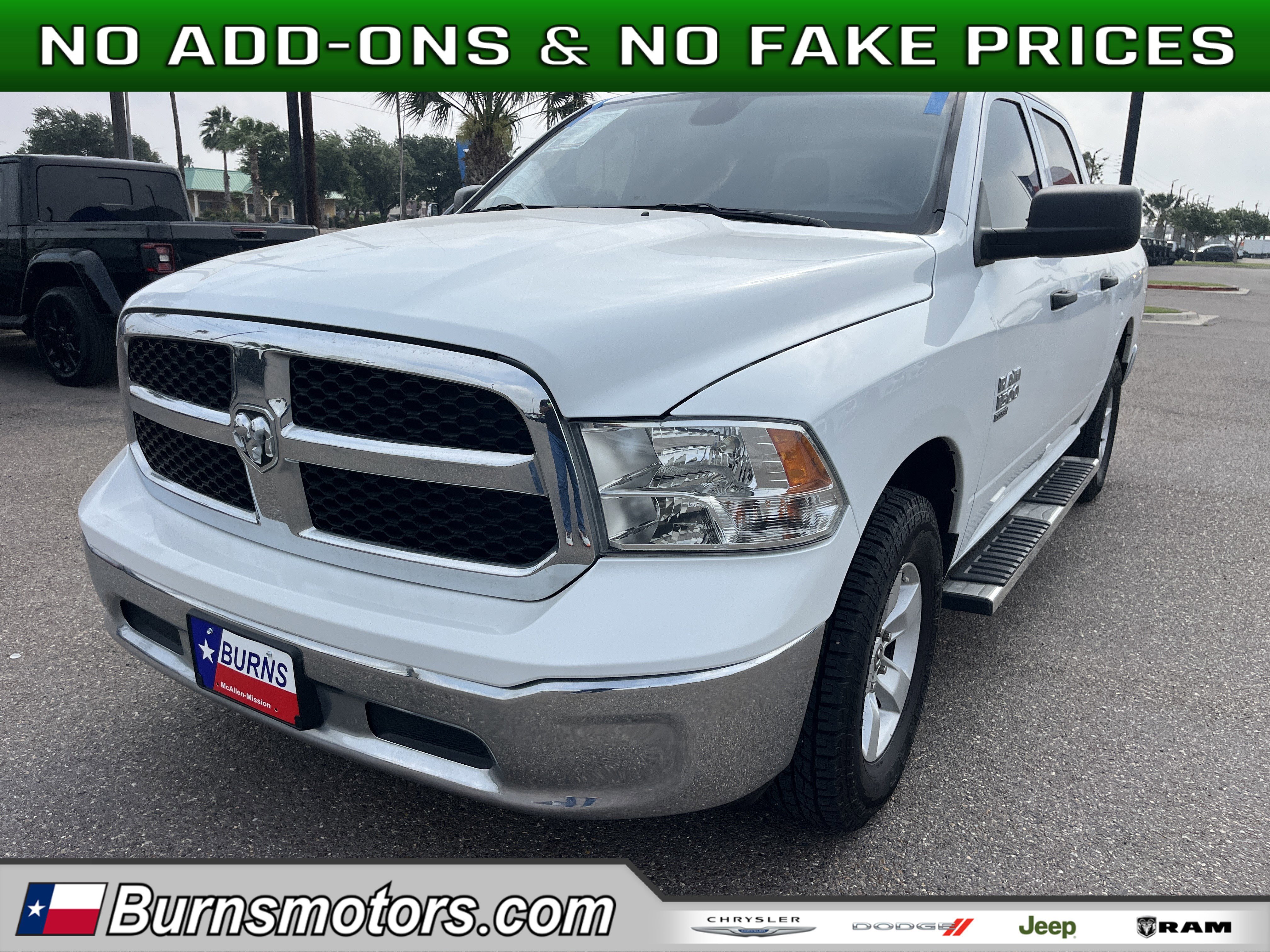 2023 RAM 1500 Classic SLT 4x4 Crew Cab 5'7's photo