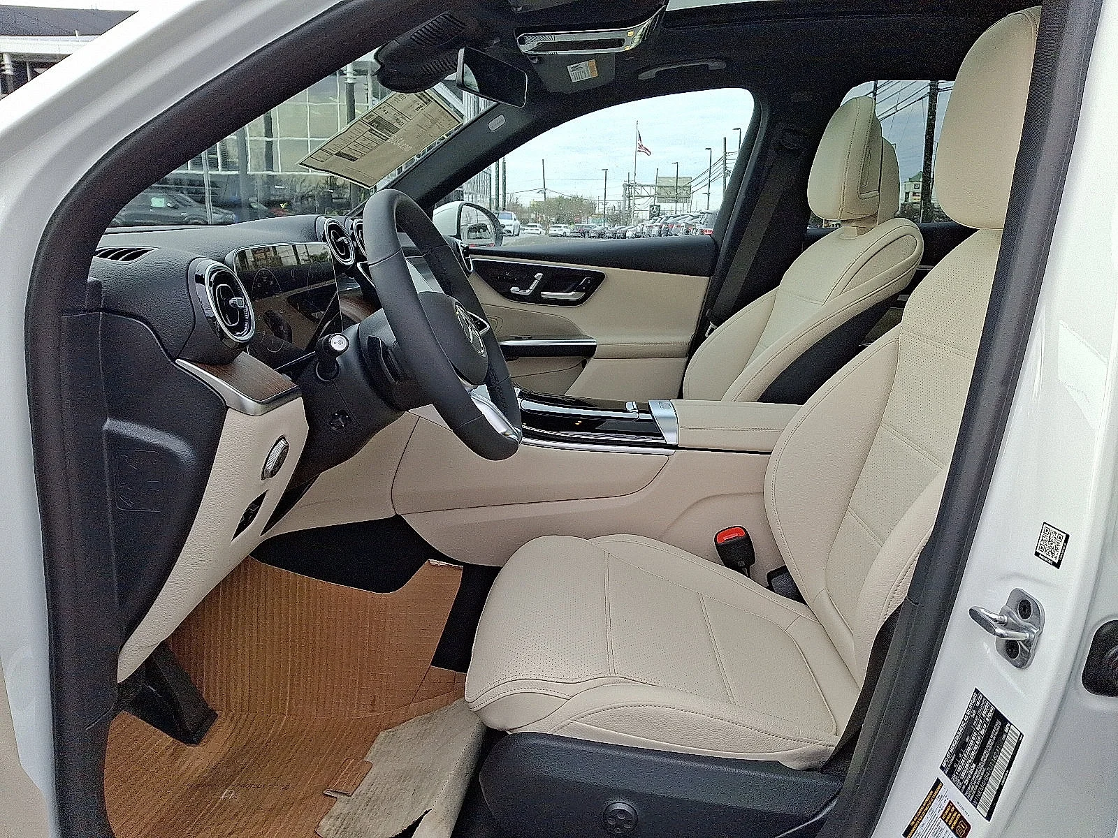 Certified Used 2026 Polar White Mercedes-Benz GLC 300 image 8