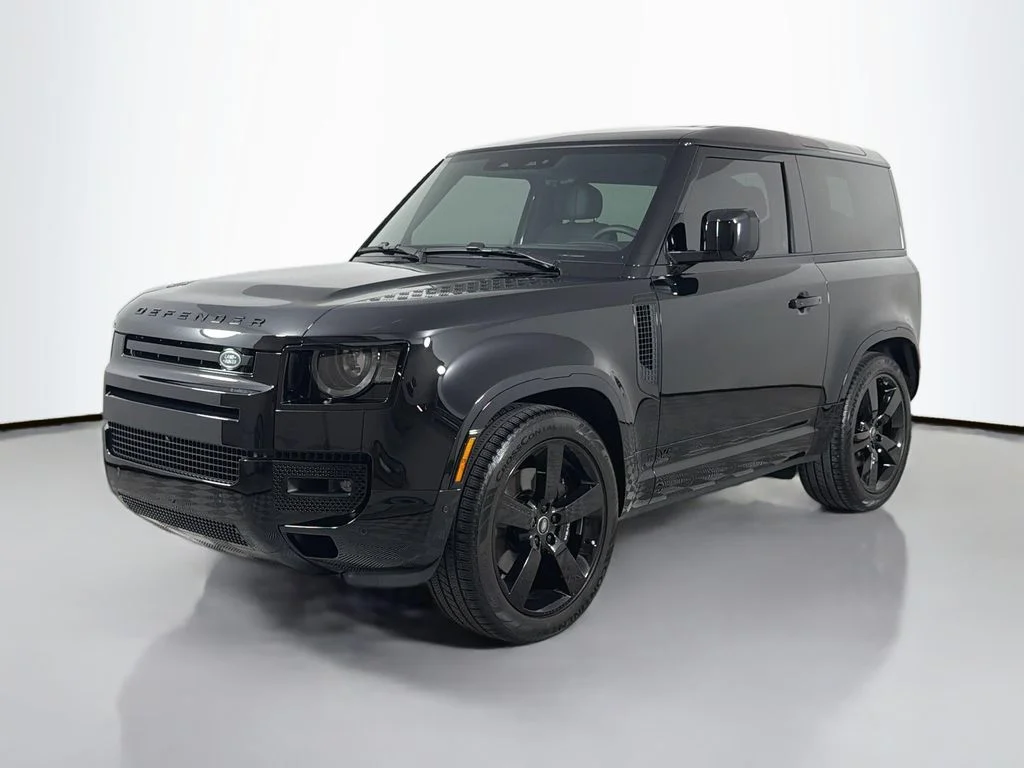 2025 Land Rover Defender 90 V8 P525's photo