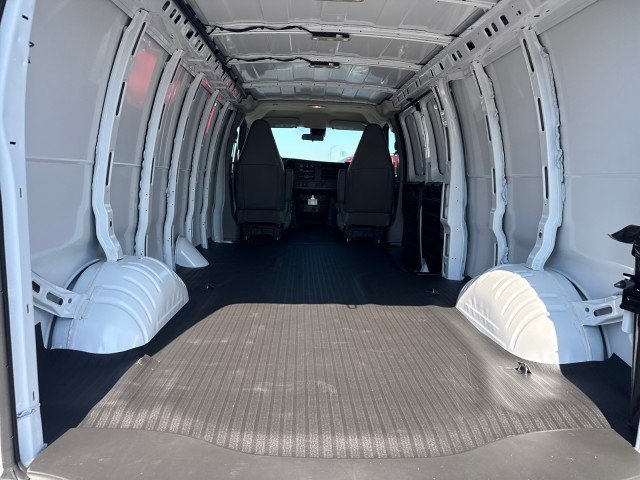 2025 Chevrolet Express Cargo Work Van - Photo 7