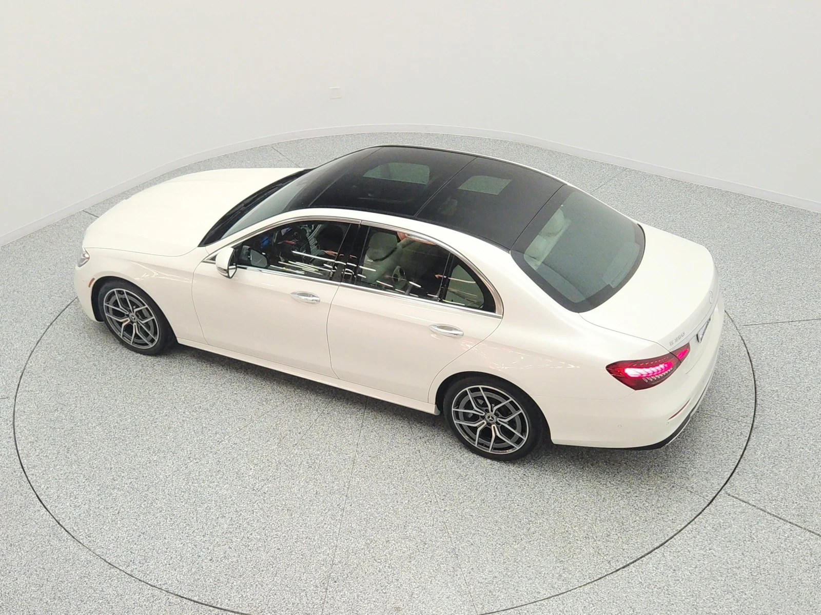 Used 2022 MANUFAKTUR Diamond White Mercedes-Benz E 350 RWD Sedan image 30