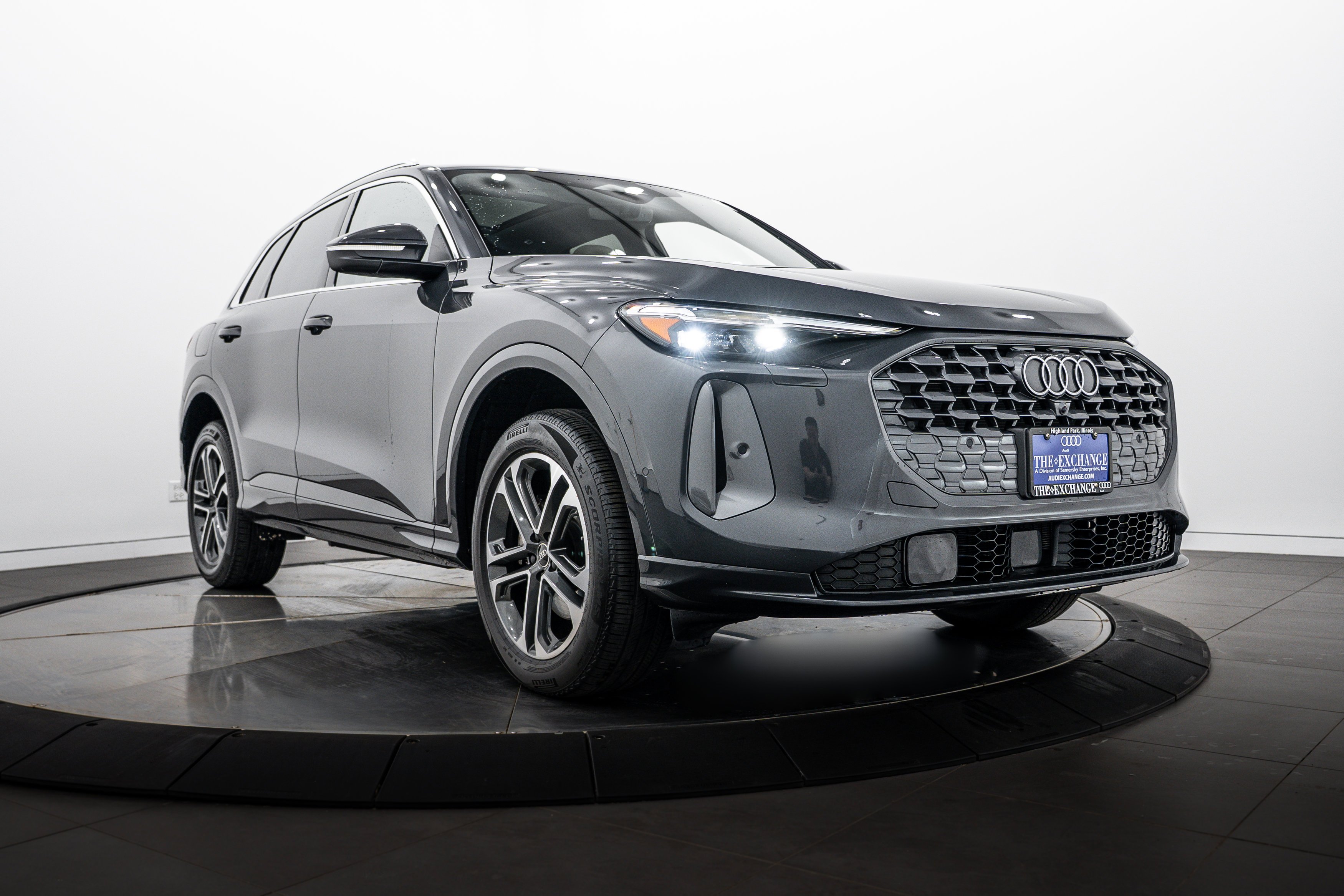 2025 Audi Q5 40 Premium Plus's photo