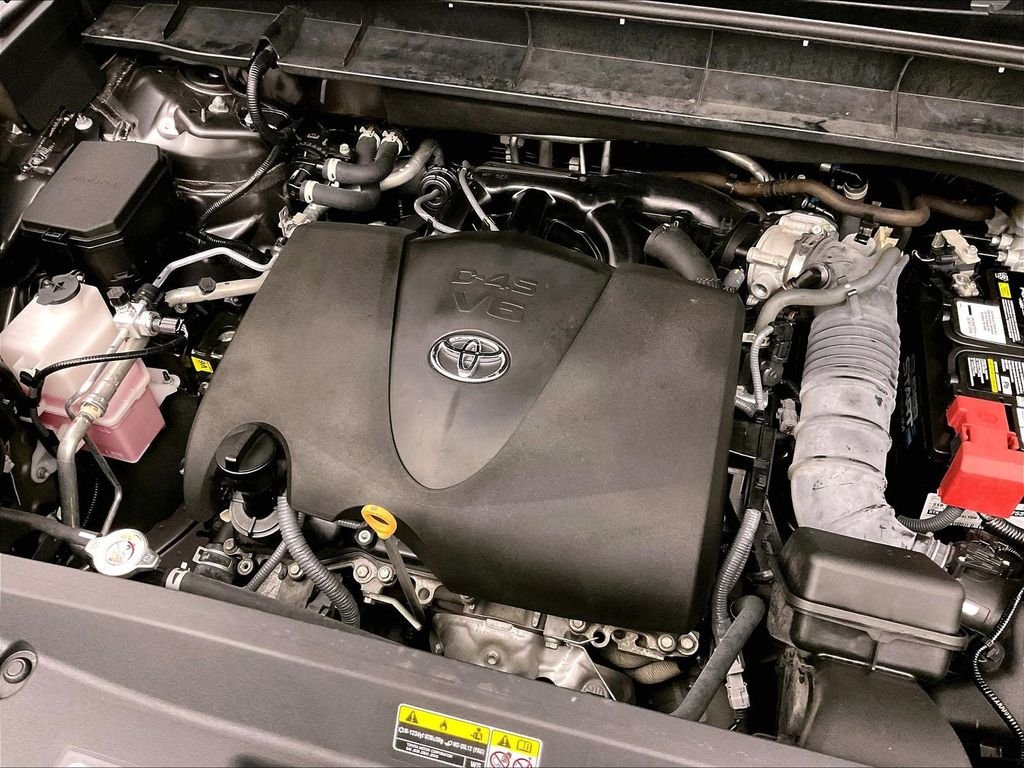 Used 2022 Gray Toyota XLE image 39