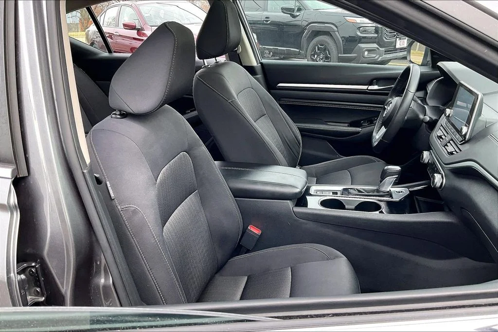 Used 2022 Gray Nissan 2.5 SV image 8