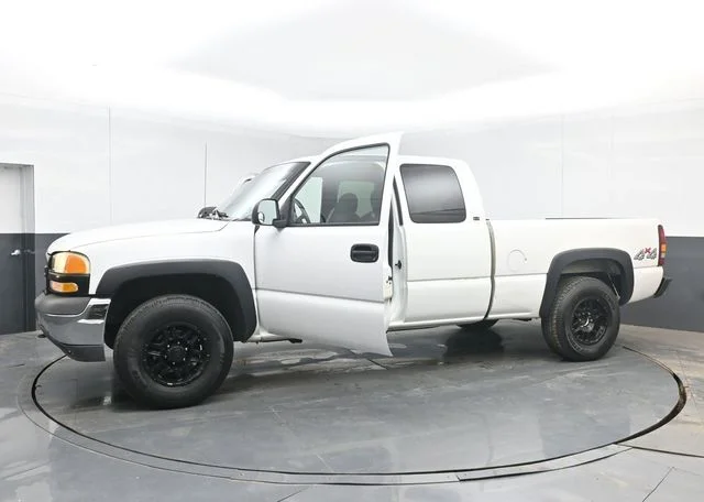 Used 2000  GMC SLE image 45