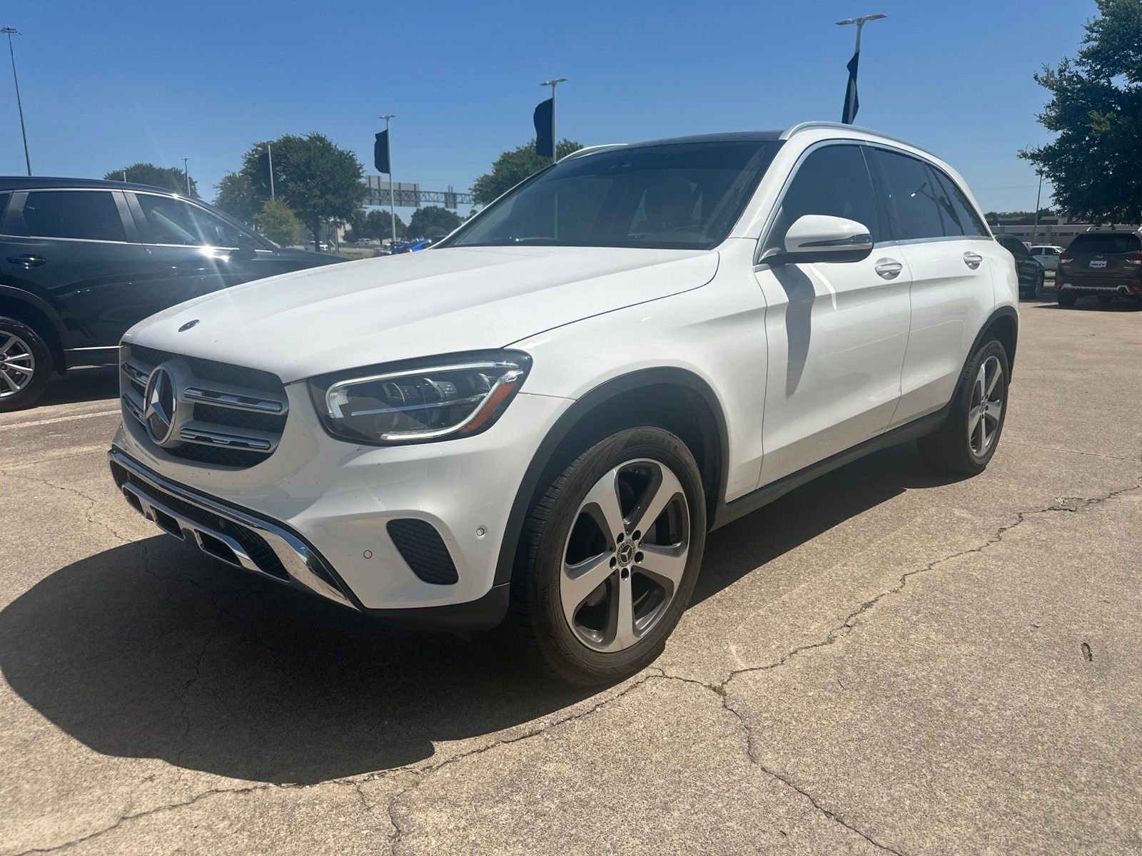 Used 2022  Mercedes-Benz GLC 300 image 3