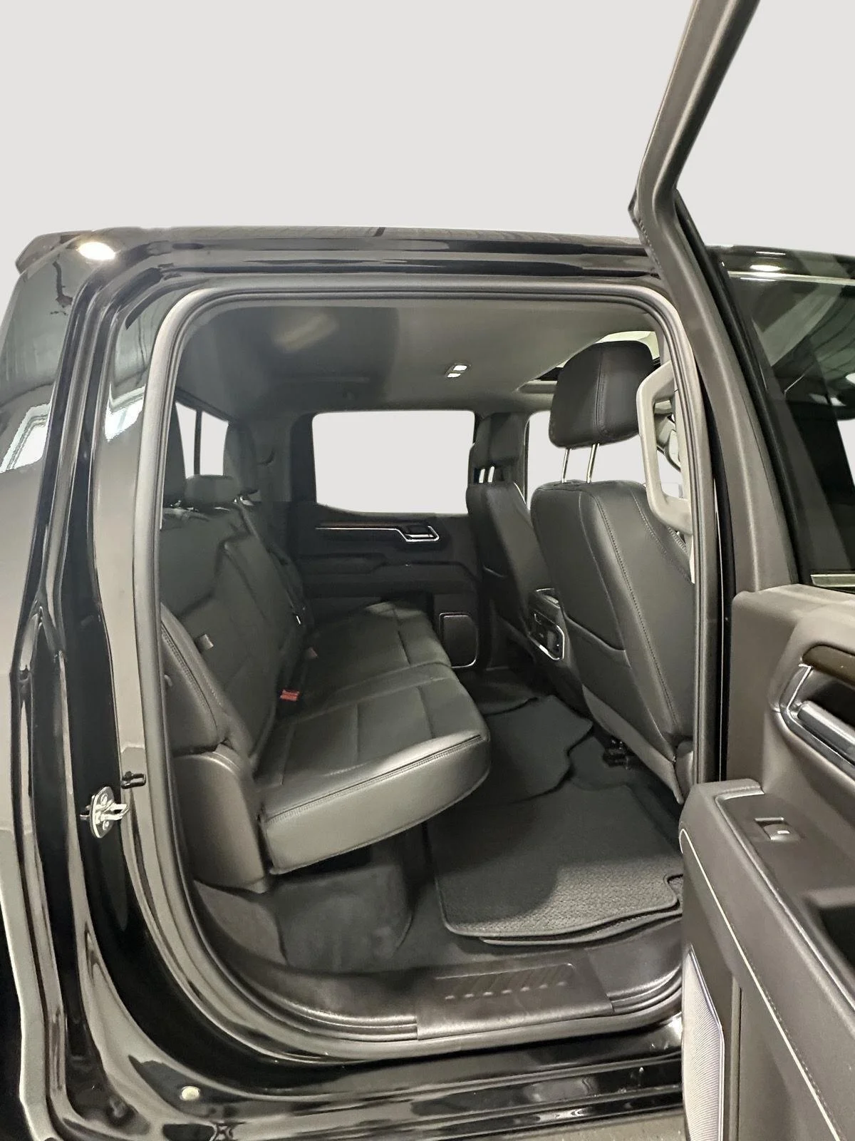 Used 2025 Onyx Black GMC Denali image 27