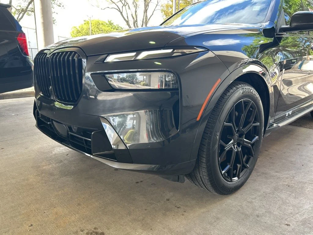 Used 2024 Black BMW xDrive40i image 17