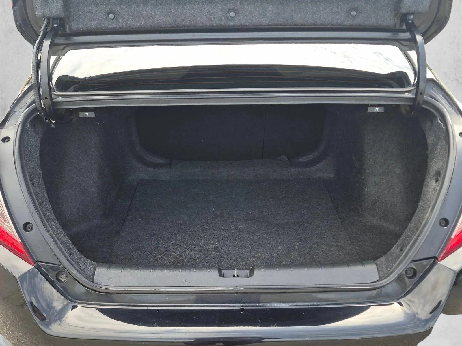 Used 2021 Black Honda Touring image 6