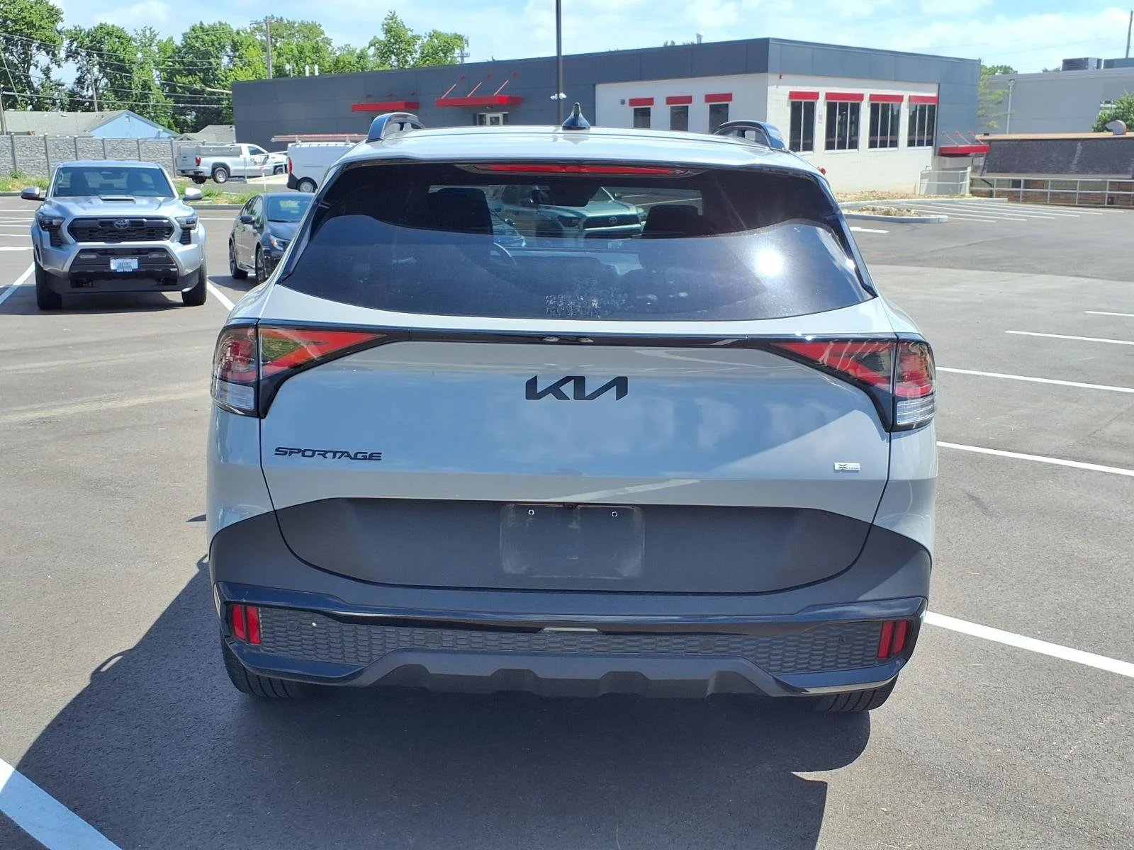 Used 2025 Wolf Gray Kia X-Line image 29