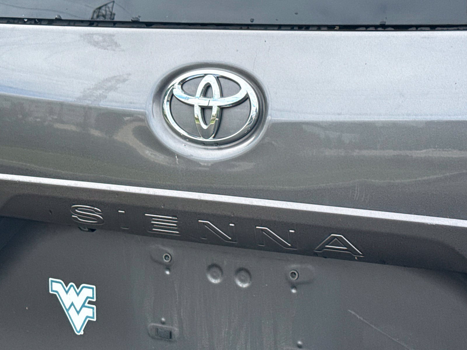 Used 2014 Gray Toyota XLE image 10