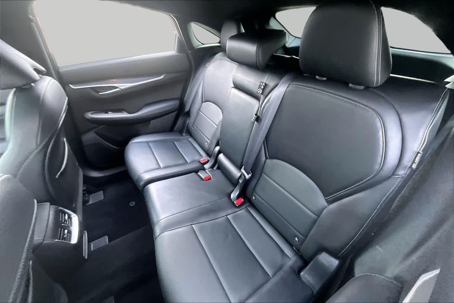 Used 2023 Majestic White INFINITI LUXE image 20