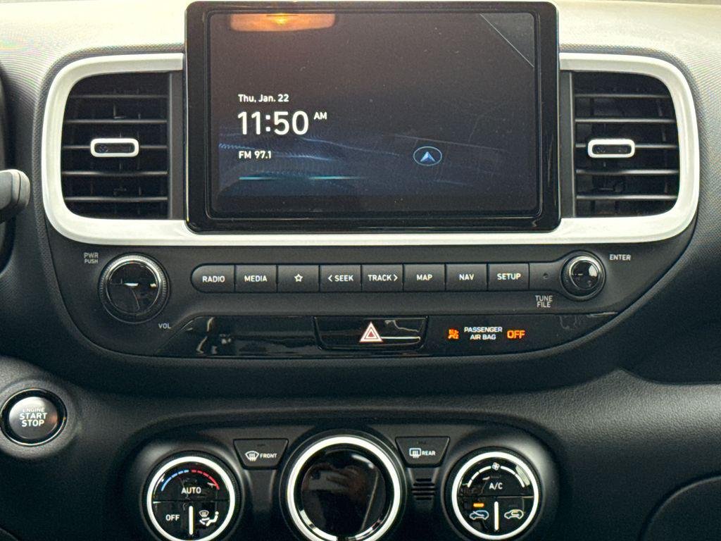 2025 Hyundai Venue Limited - Photo 10