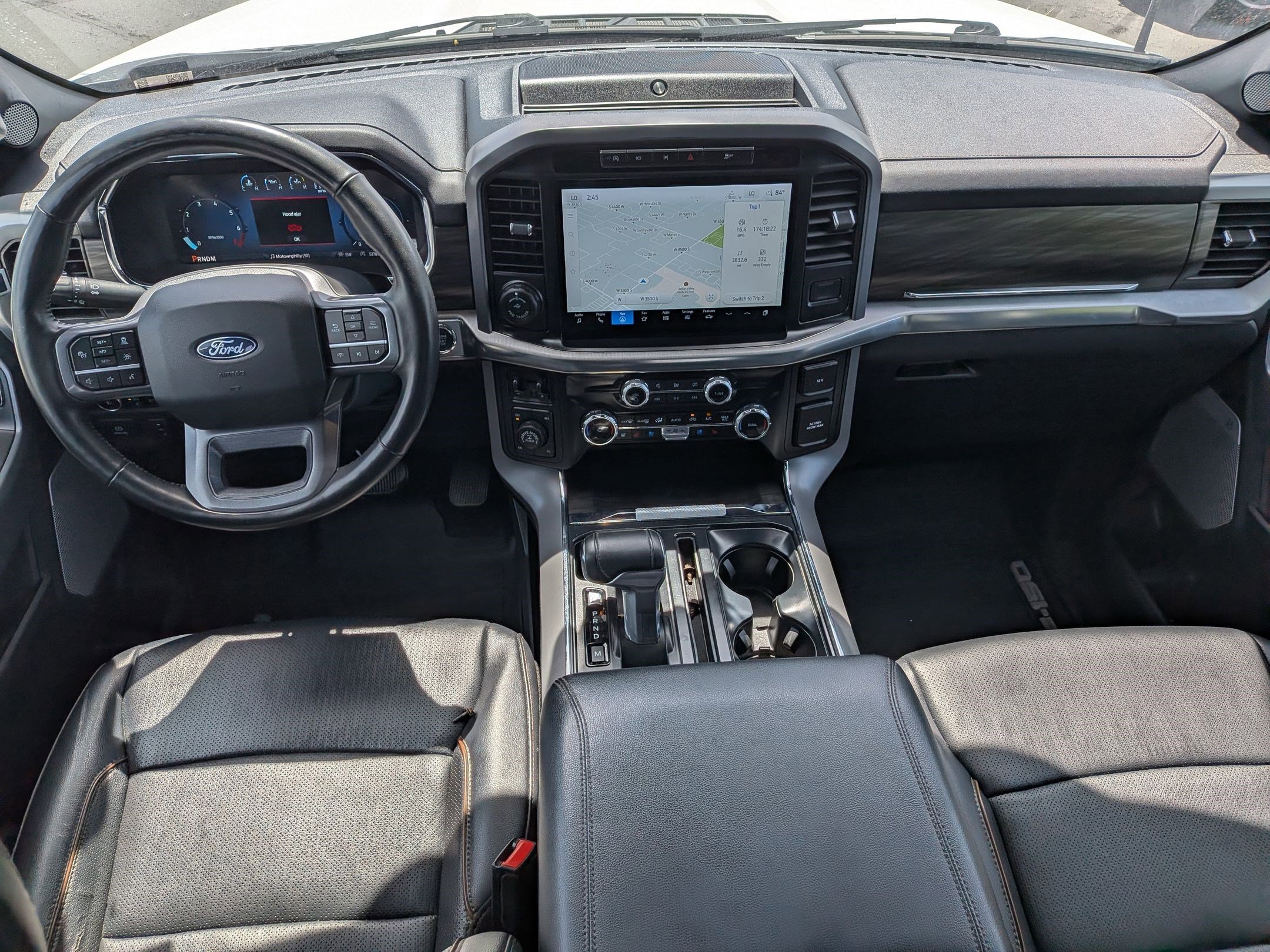 Certified Used 2024 Oxford White Ford LARIAT image 29