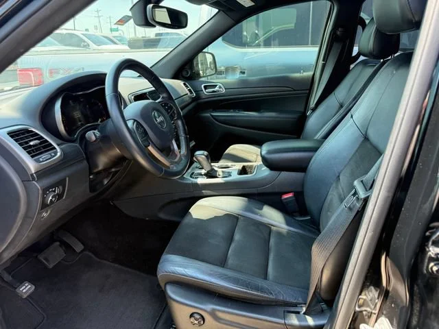 Used 2019 Black Jeep Altitude 4x4 image 5
