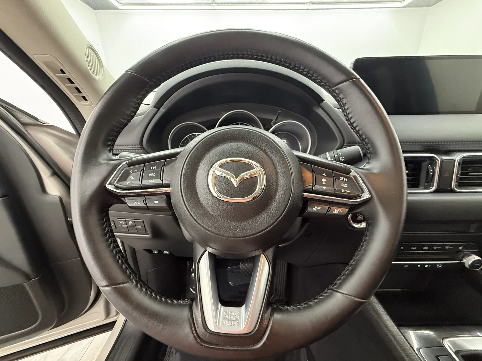 Used 2025 Platinum Quartz Metallic Mazda 2.5 S Preferred Package AWD image 17