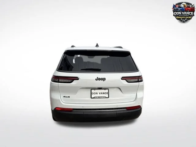 New 2026 White Jeep Altitude image 4