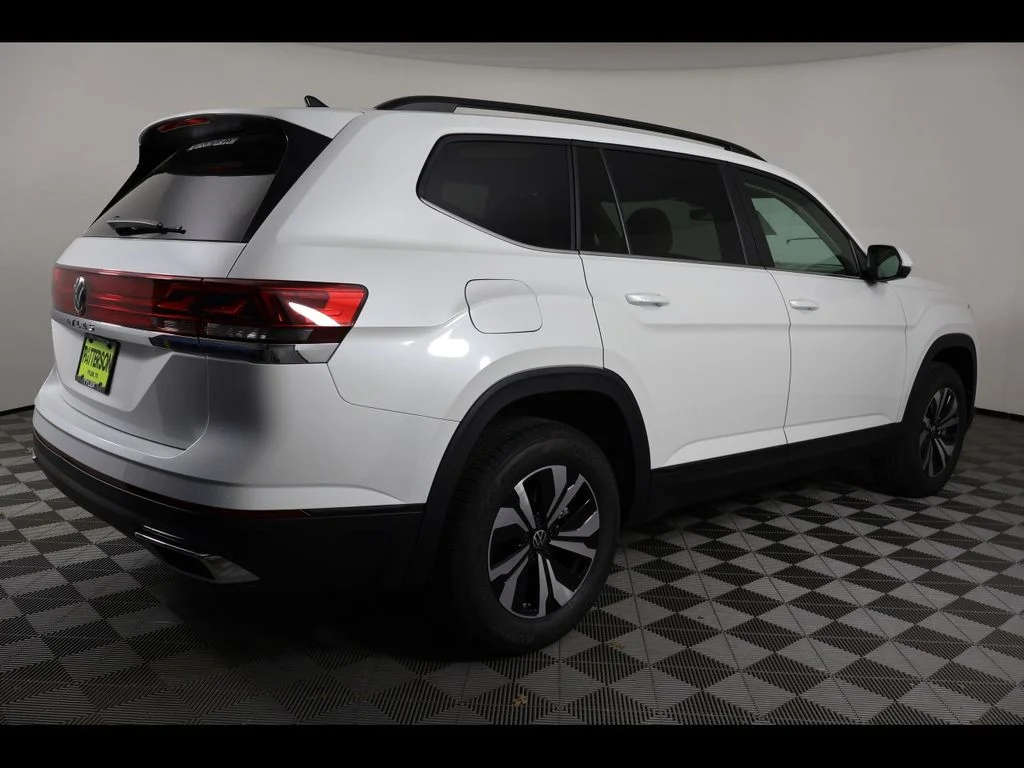 New 2026 White/off-white Volkswagen 2.0T SE image 6