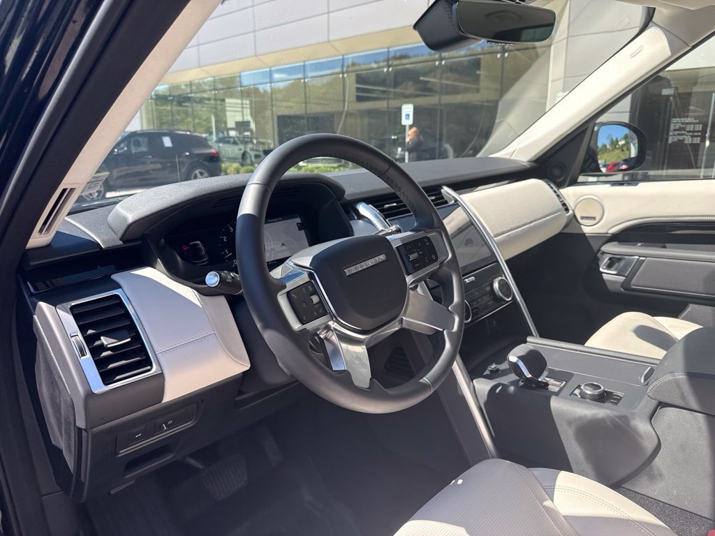 Certified Used 2025 Santorini Black Metallic Land Rover S image 9