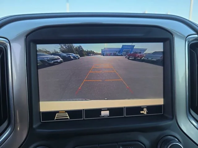 Used 2020 SUMMIT WHITE Chevrolet RST image 20