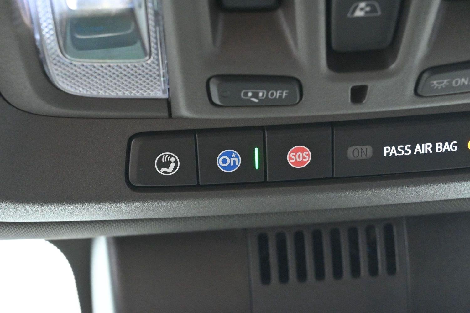 Used 2024 White Frost Tricoat GMC Denali image 32