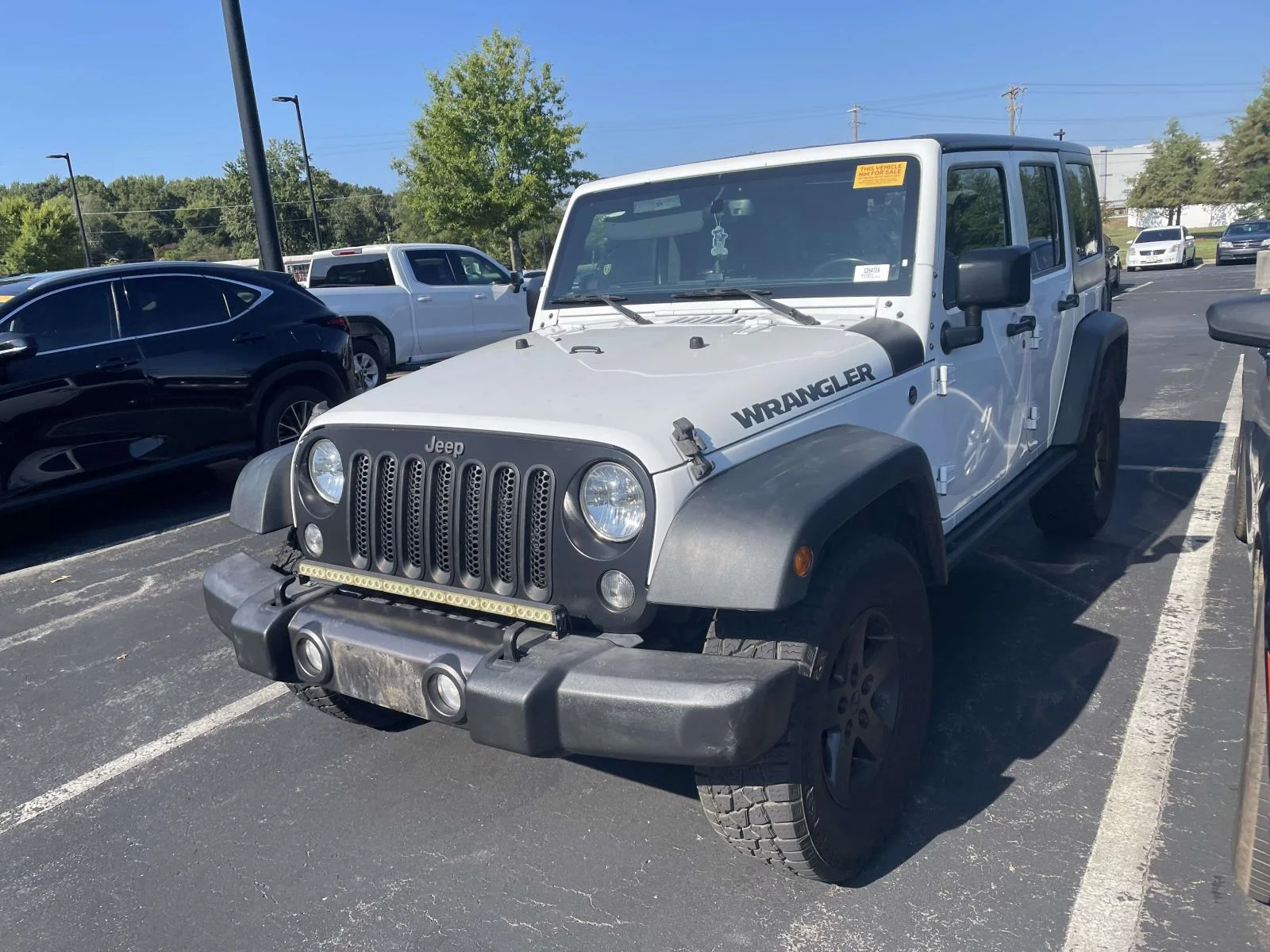 Used 2016 White Jeep Black Bear image 3