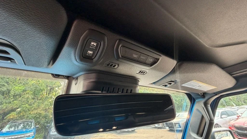 Used 2021 Hydro Blue Pearlcoat Jeep Rubicon 392 Unlimited 4x4 w/ Sky One-Touch Power Top image 23