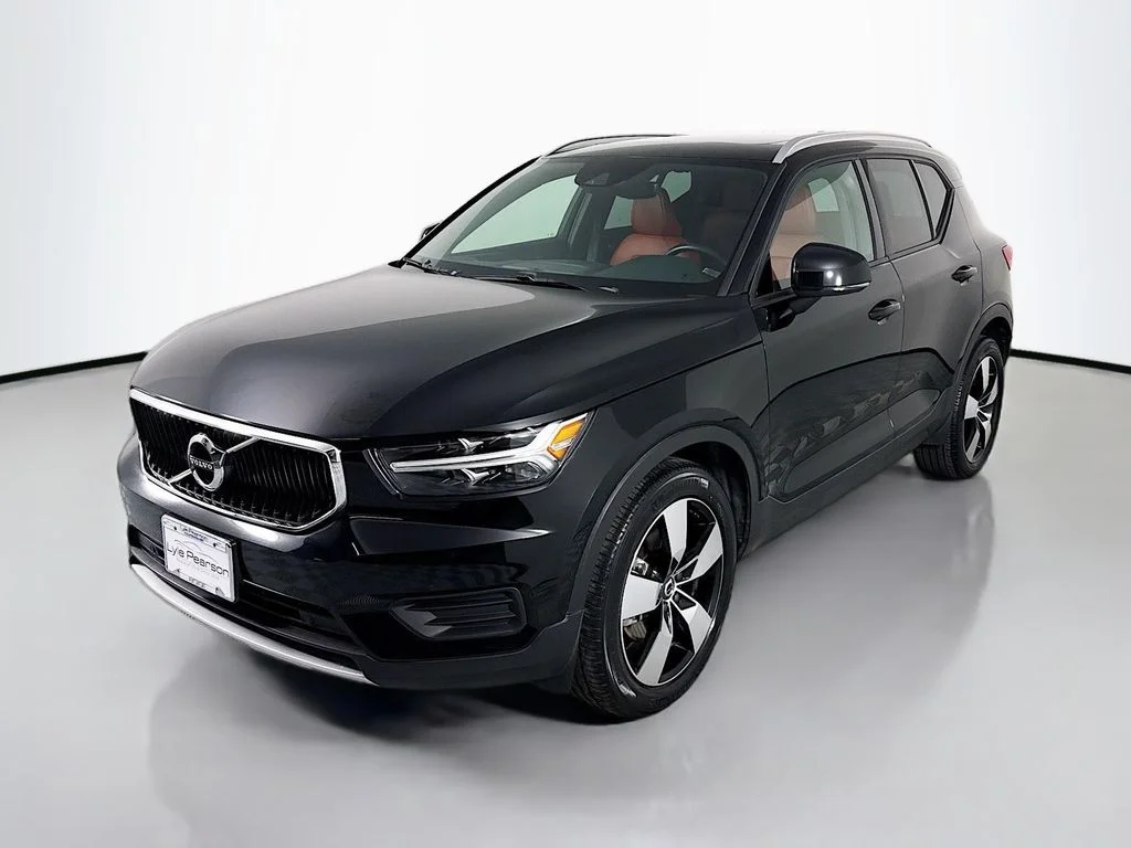 2020 Volvo XC40 T5 Momentum AWD's photo