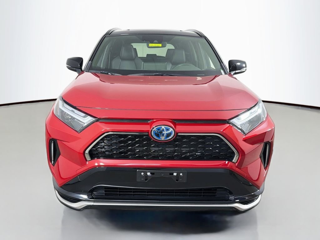Used 2022 Supersonic Red/Midnight Black Metallic Toyota XSE image 2
