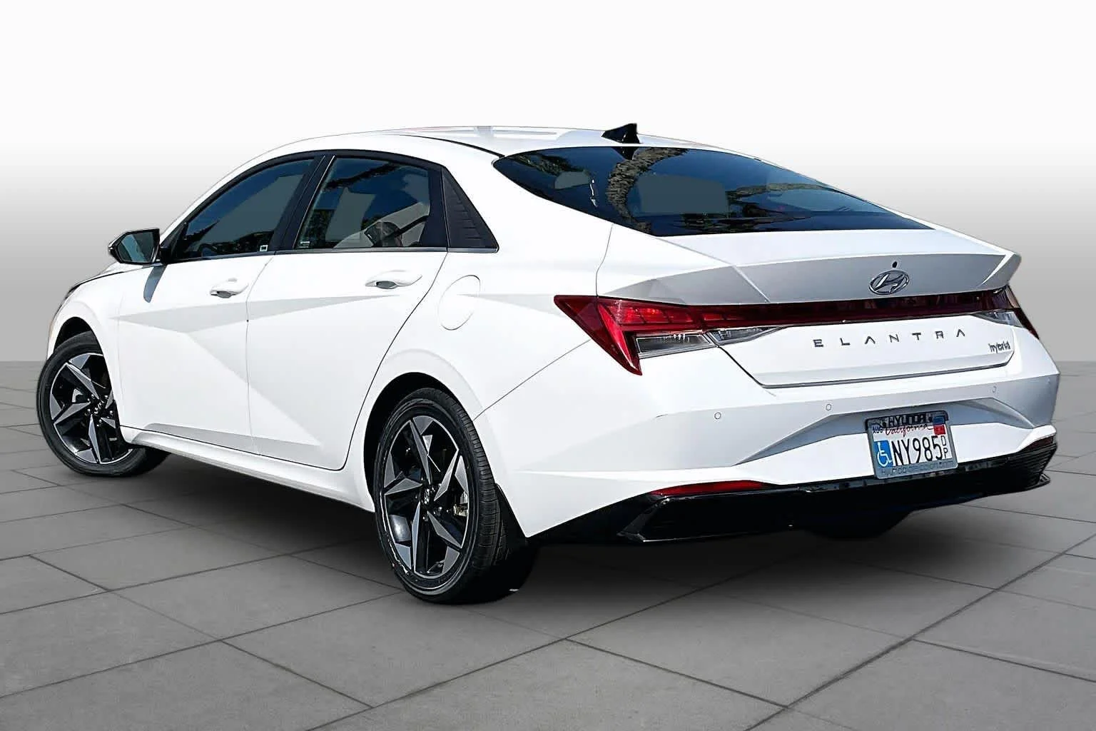 Used 2023 Lunar White Hyundai Limited image 11