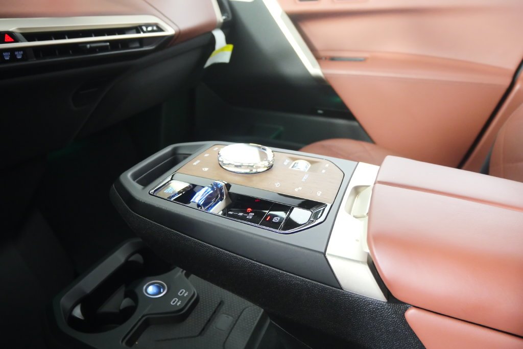 Certified Used 2024 Black Sapphire Metallic BMW M60 image 27