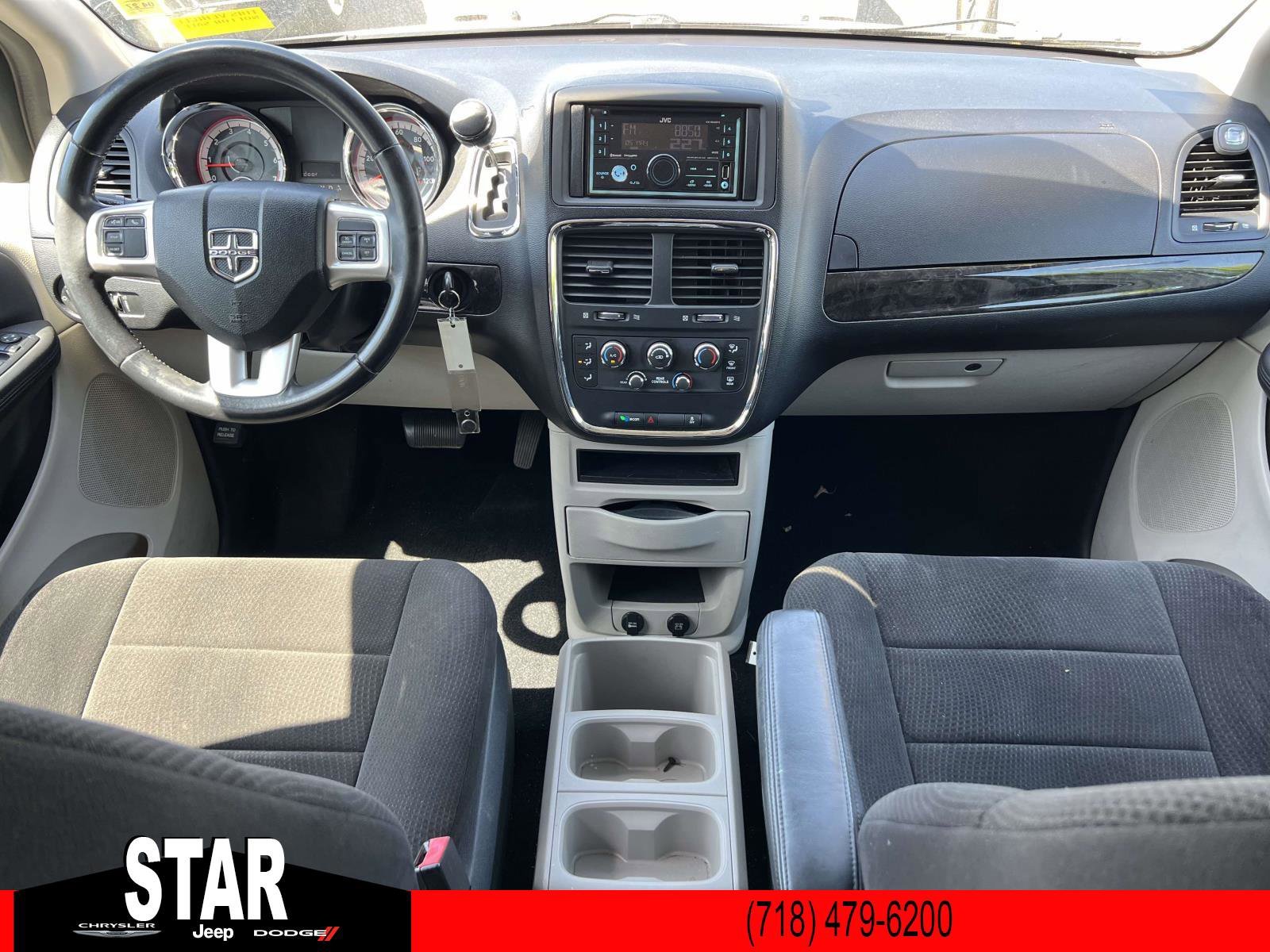 Used 2012 Dark Charcoal Pearl Dodge SE image 13