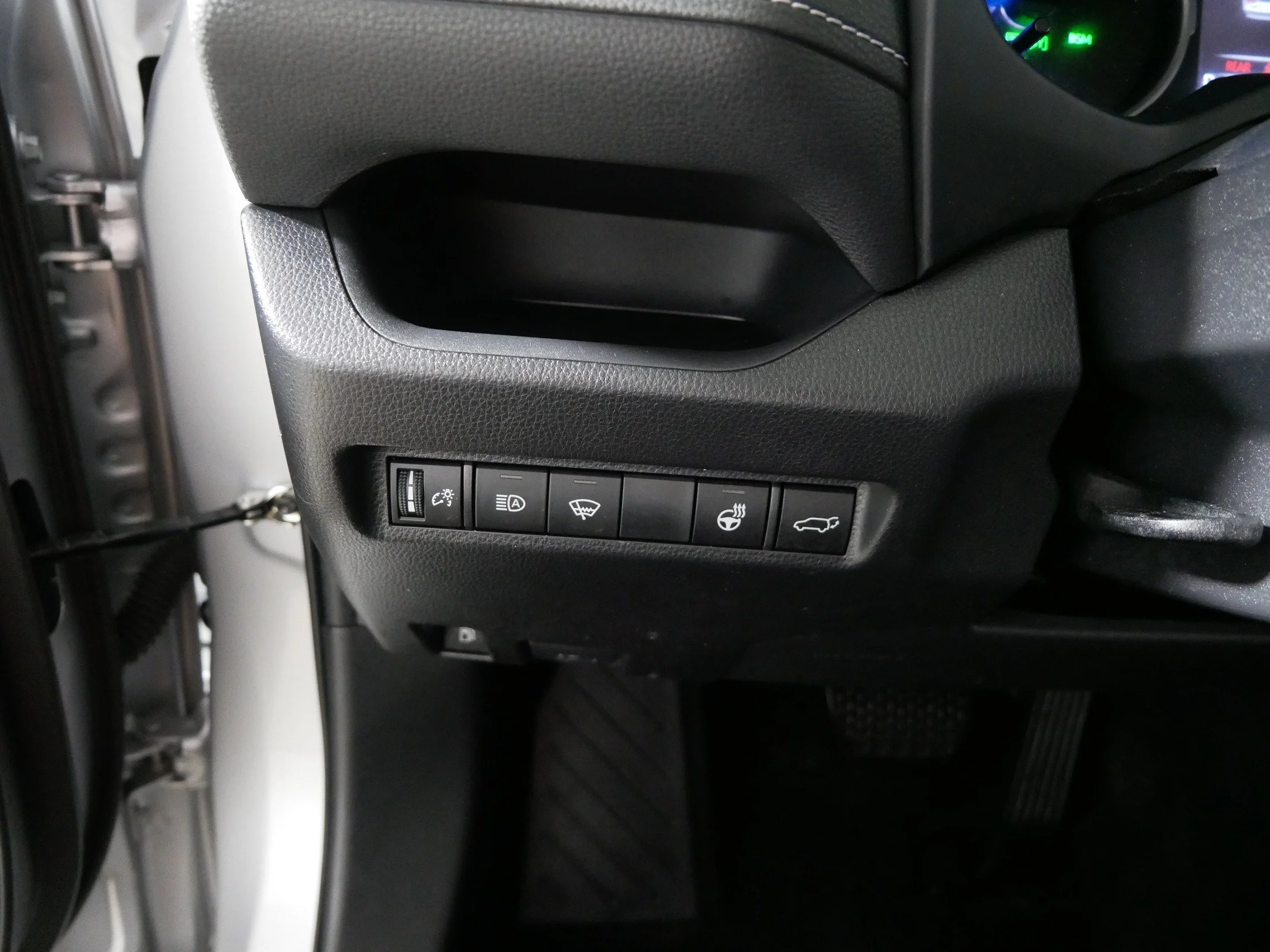 Used 2021 Silver Sky Metallic Toyota Hybrid XLE Premium image 26