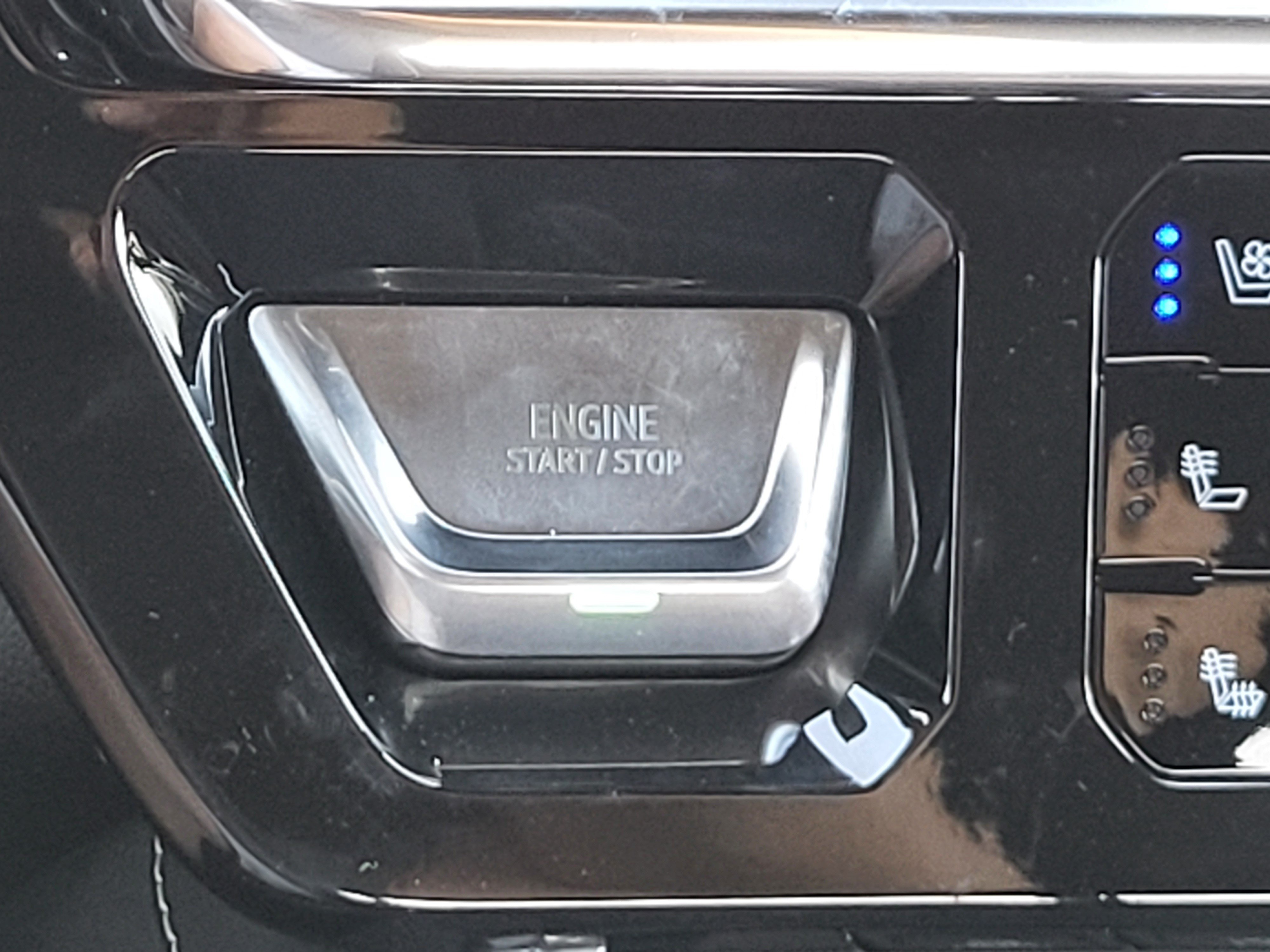 New 2026 Summit White GMC Denali Ultimate image 18