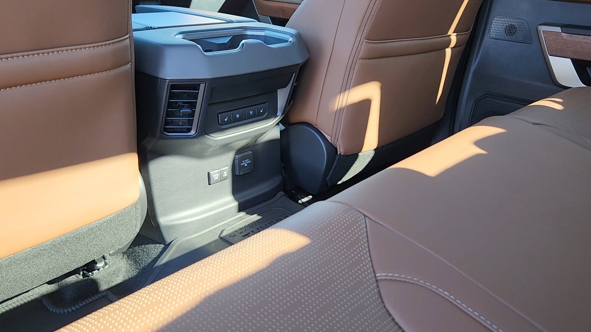 2026 Toyota Tundra 1794 Edition - Photo 17
