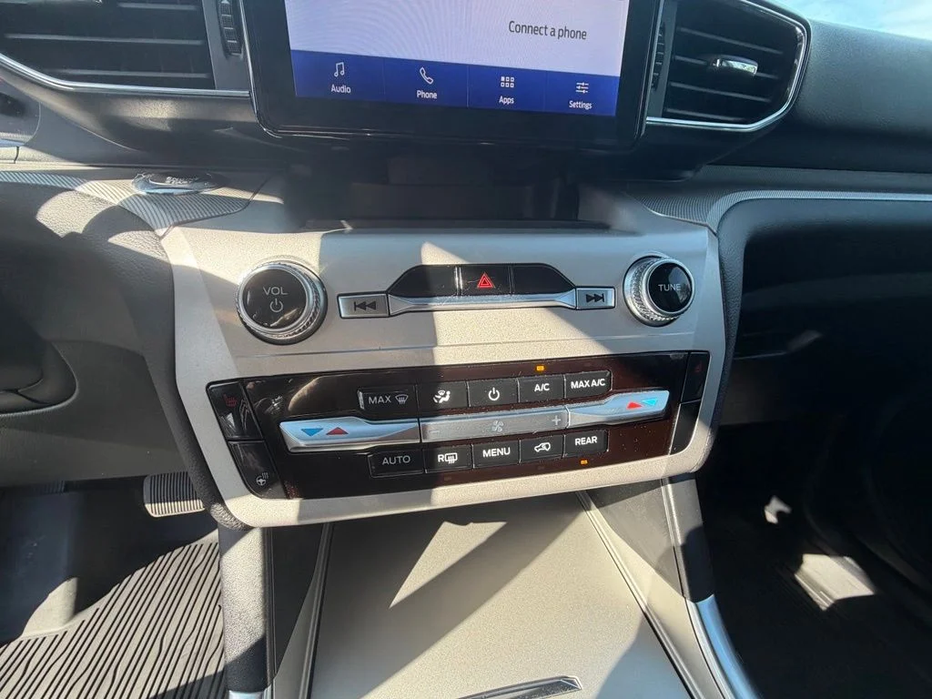 Used 2023 Gray Ford XLT image 23