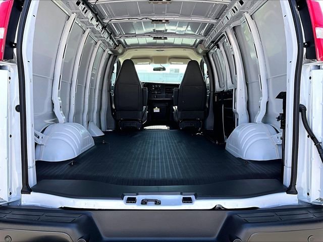 2026 Chevrolet Express Cargo Work Van - Photo 13