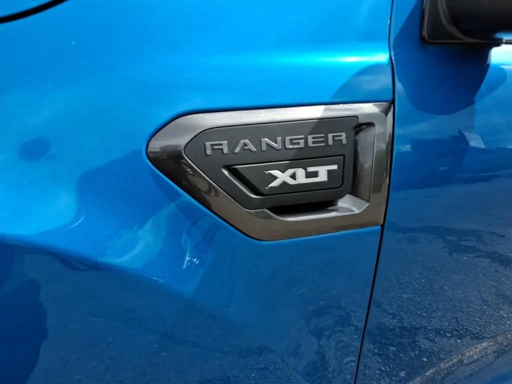 Used 2021 Blue Metallic Ford XLT image 11