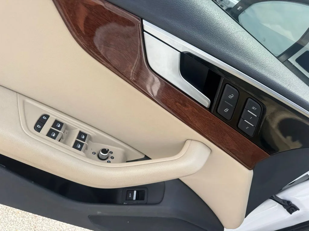 Used 2020 White Audi 40 Premium image 6