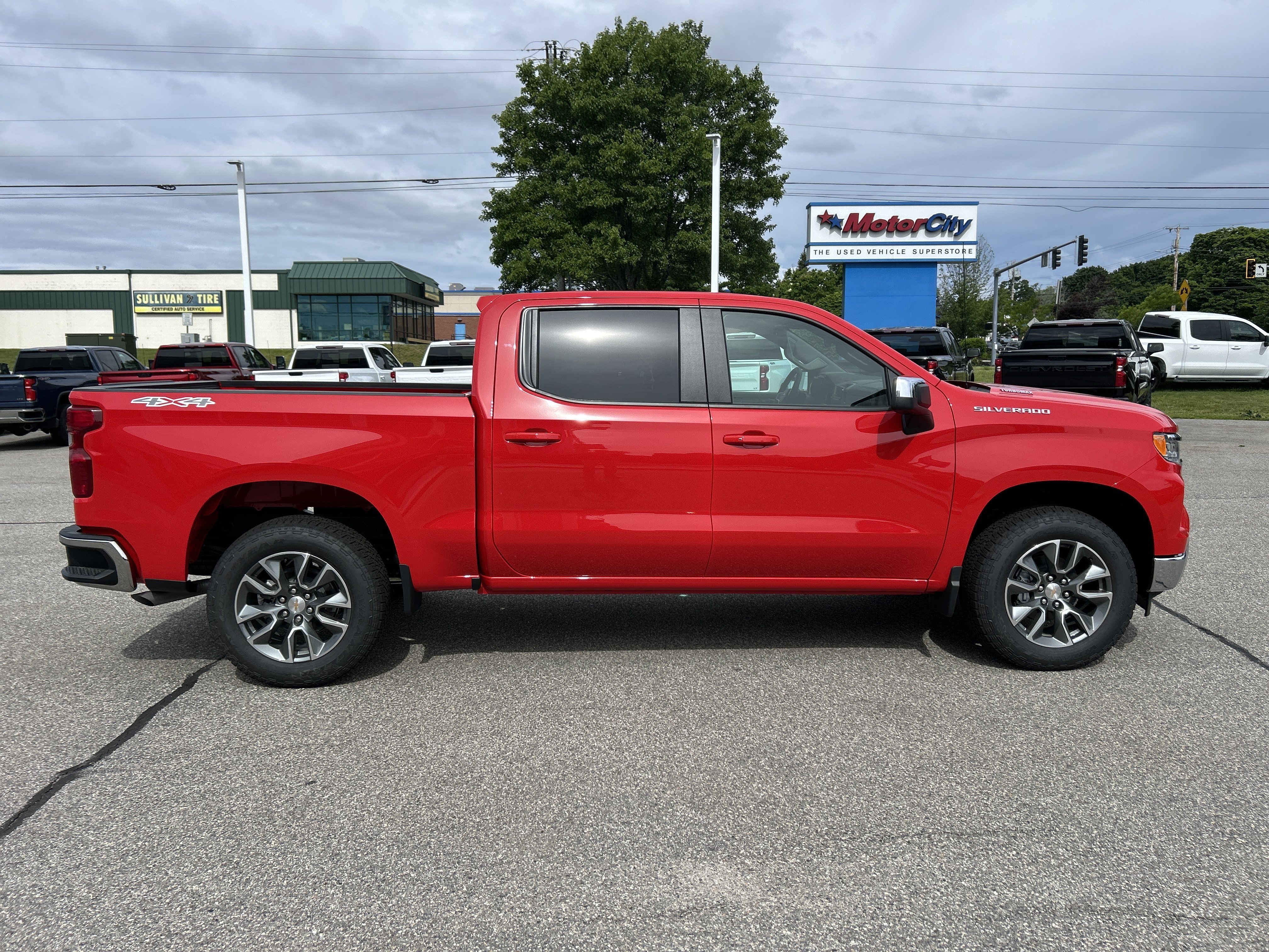 New 2026 Red Hot Chevrolet LT (2FL) image 7