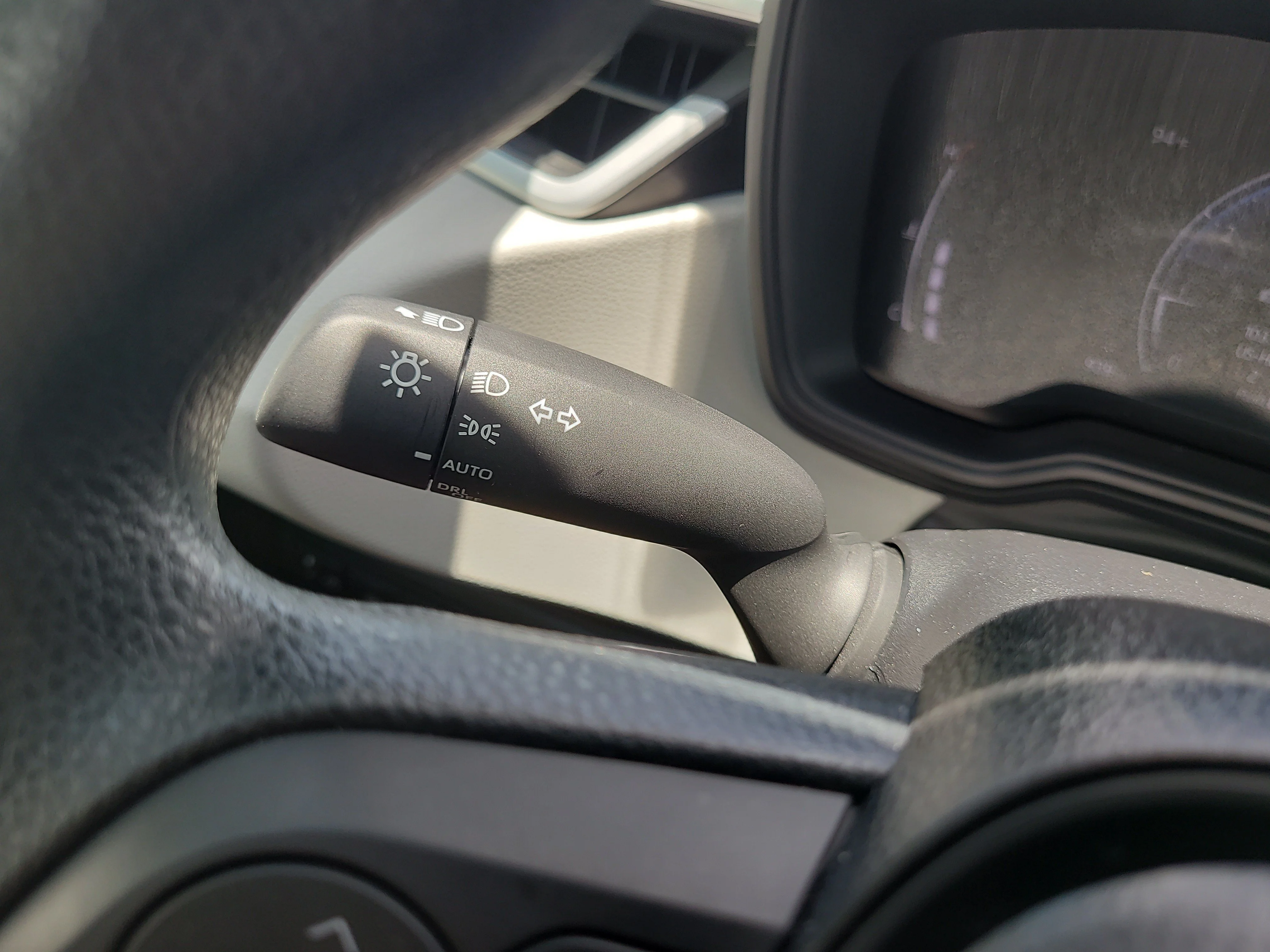 Certified Used 2026 Pearl Toyota LE image 29