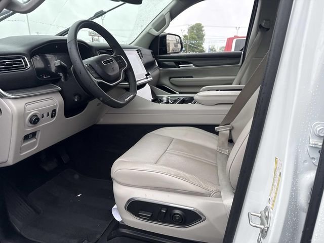 Certified Used 2024 Bright White Clearcoat Jeep Series II image 21